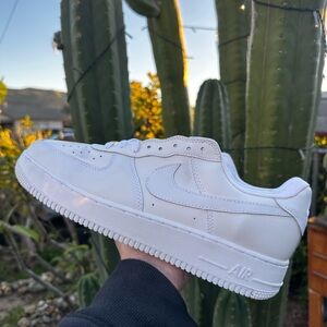 Men’s Nike Air Force 1’s ‘07 Low in triple white leather #10.5